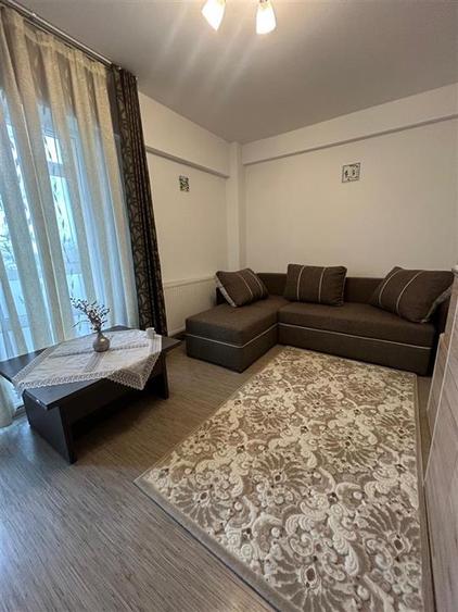Inchiriere 2 camere decomandat, etaj 1 str Bazei, Valea Adanca
