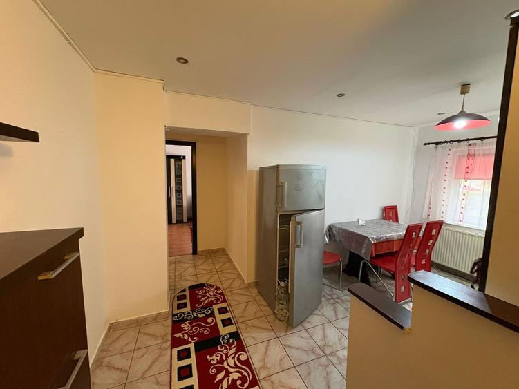 Apartament cu 2 camere de închiriat zona Lenin