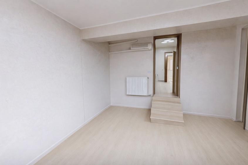 CAPITOL - B-dul. Mamaia - Apartament cu 4 camere si terasa de 80 mp.