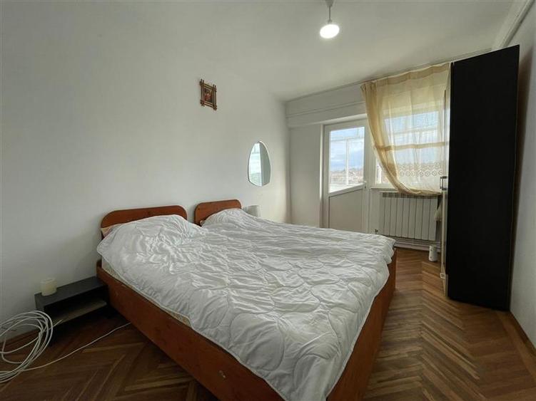 Apartament 4 camere de vanzare zona centrala Tulcea