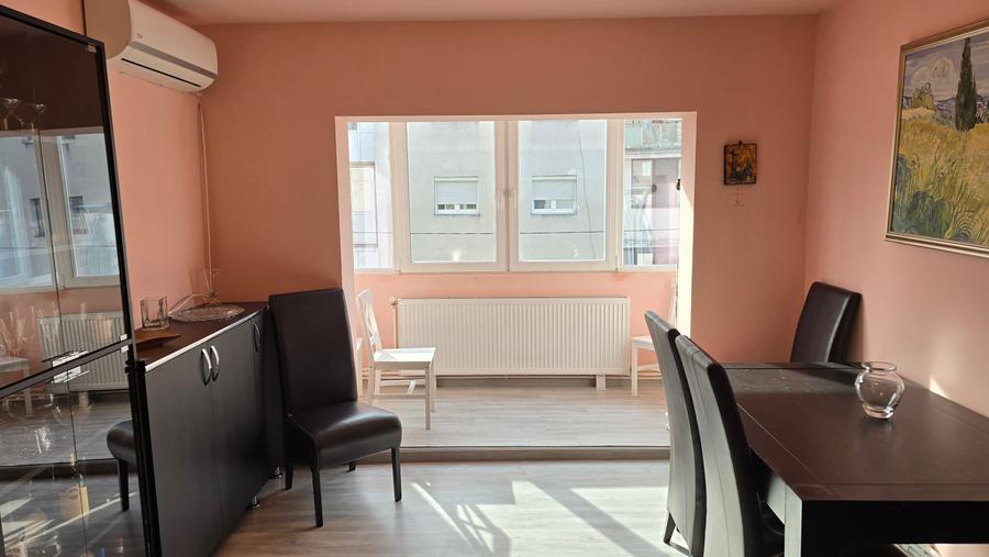 Inchiriez apartament 4 camere decomandat in Deva zona Liliacului, etaj 2,