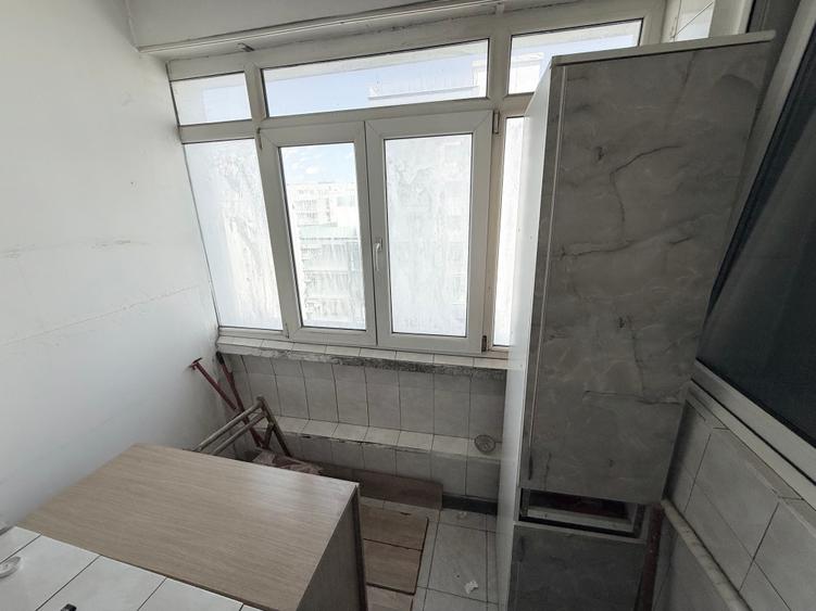 Garsonieră 7 minute Metrou Titan, disponibila imediat