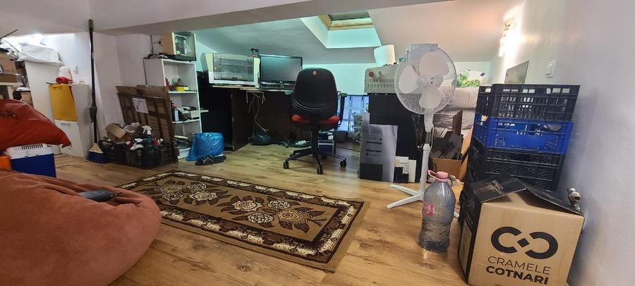 Persoana fizica vand ap. cu 2 camere, mansarda, balcon