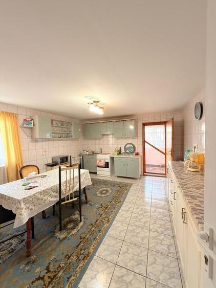Vilă Spațioasă cu 5 Camere - 360.000 euro- Zona Girocului