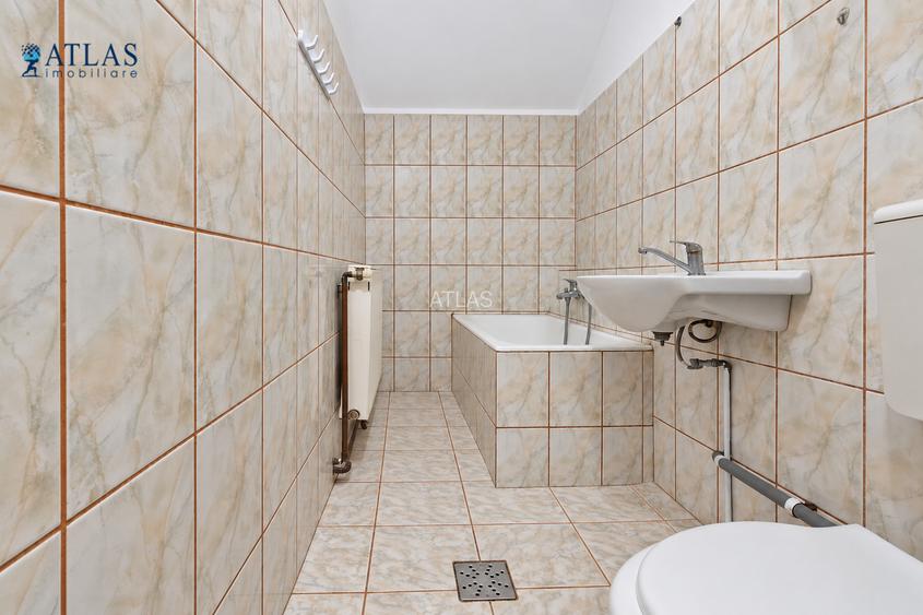Piata Sfatului, 41 mp., ideal regim hotelier, de renovat la interior, acces usor