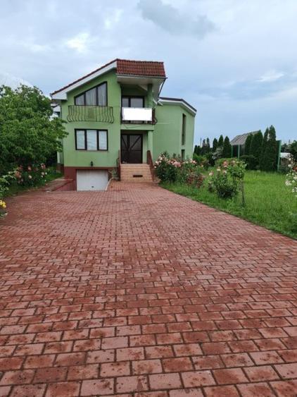 Casa individuala, 325 mp, teren 6475 mp, Vetis, Satu Mare!