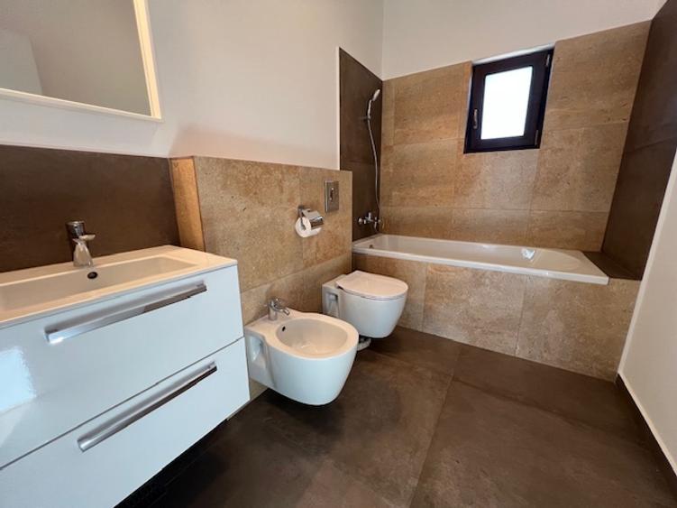 Casa Individuala 4 camere, mobilata si utilata, Balotesti, Ilfov, cartier rezid