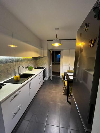 Apartament 3 camere decomandate, 2 bai, etajul 1, zona strazii Bucuresti