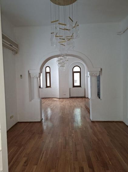 Vila singur curte, reprezentativa, renovata la stadard superior