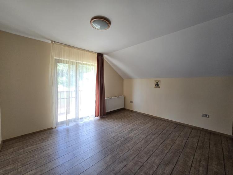 Casă individuală | 5 dormitoare | 230 mp | 700 mp teren | Tăuți Mănăstire