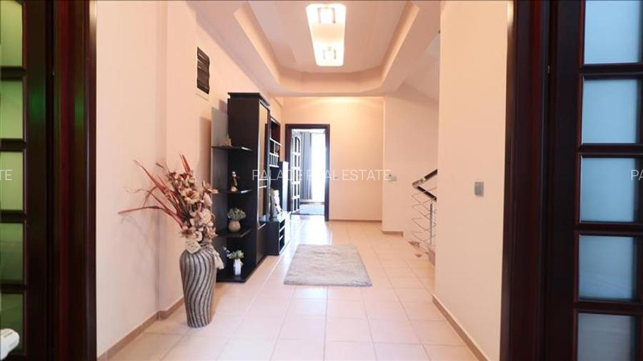 Vila exclusivista de vanzare in Iasi, design impunator,  localizare excelenta. - 9
