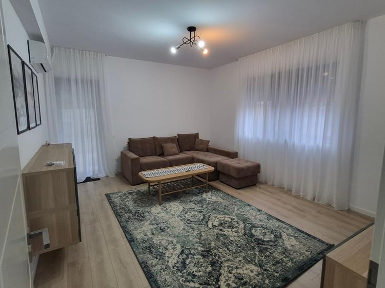 Apartament 2 camere si curte proprie zona 13 Septembrie
