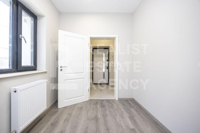 Vilă 8 camere, potrivită pentru birouri, echipe IT, avocați,zona 1 Mai - 15