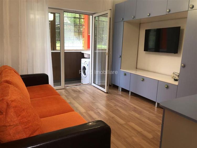 Apartament 2 Camere renovat impecabil,  Parcare, Racadau - 2