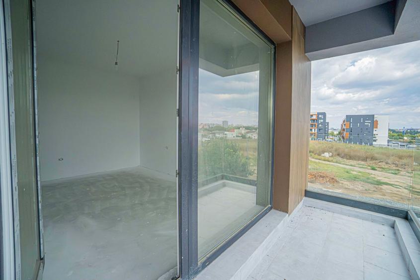 Tomis Nord/Carrefour-Apartament 3 camere decomandate, bloc nou.
