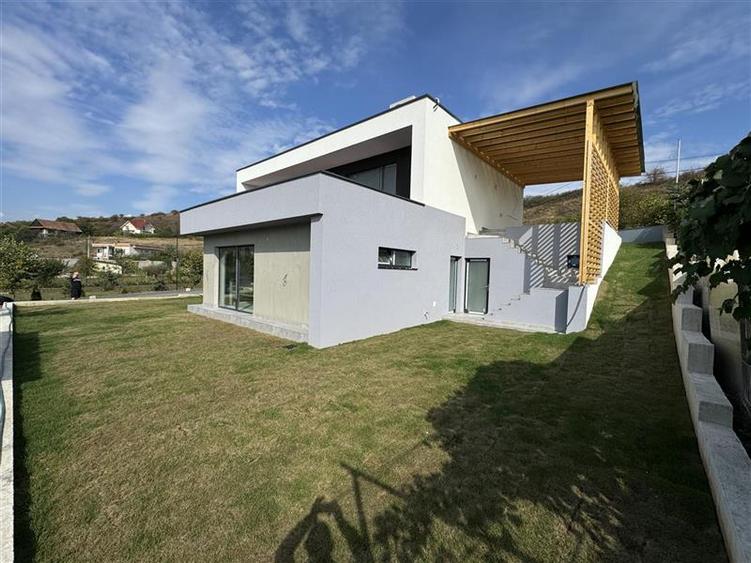 Casa Individuală,129 mp utili,teren 583 mp, situata in Baciu!