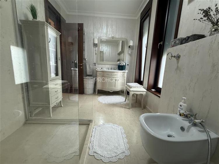 ELEGANTA FARA COMPROMIS | RESEDINTA EXCLUSIVISTA IN BACAU | 424 MP CONSTRUITI | - 26
