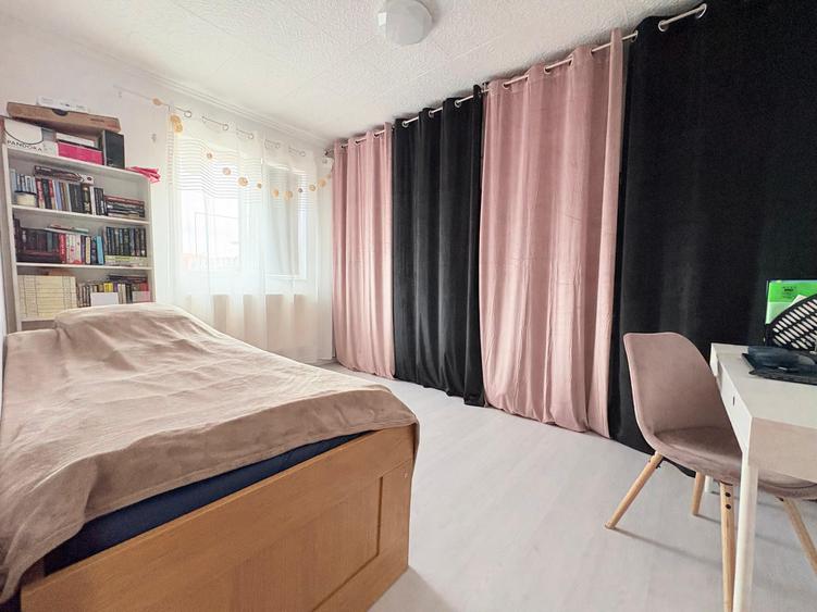 Casa 3 camere P+M, zona C , Valu lui traian