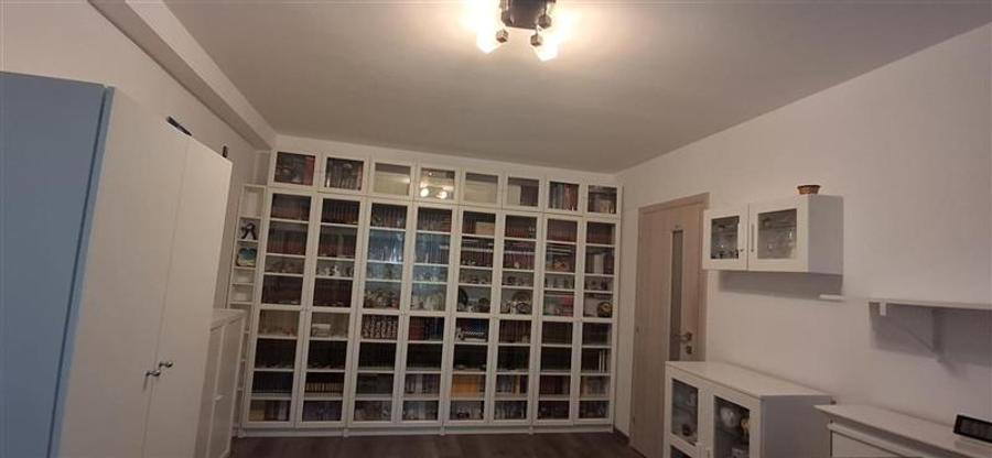 Brancoveanu, apartament 4 camere,boxa,bloc reabilitat