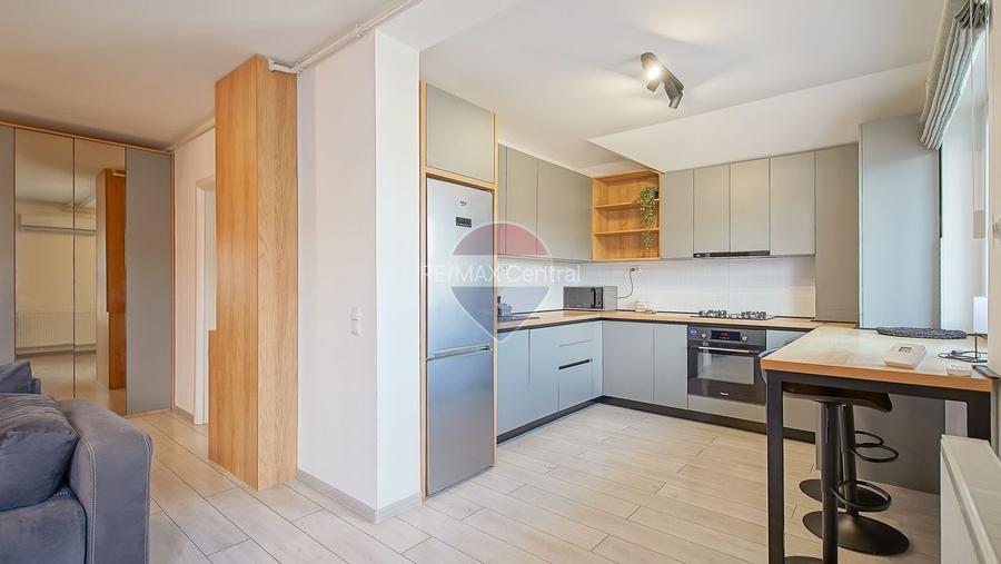 Apartament 2 camere de vânzare | Parcare și boxă | Zona Tractorul