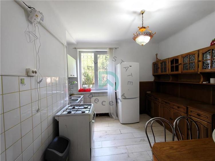 Închiriez 2 camere, Brasovul vechi