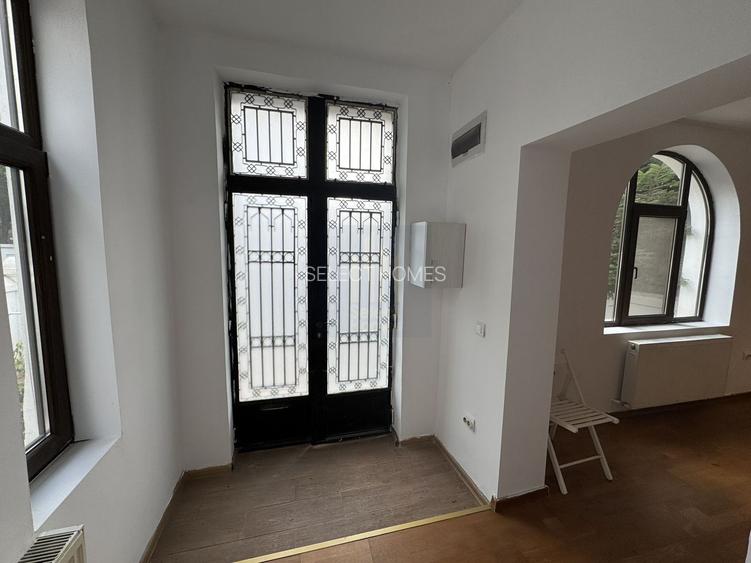 Vila renovata cu 8 camere si curte proprie de inchiriat *Aviatorilor* - 49