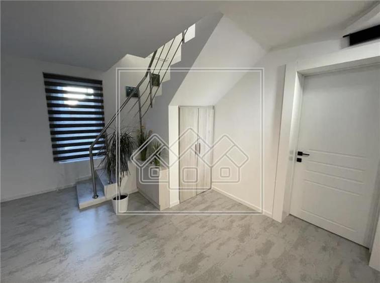 Casa individuala, moderna, 4 camere, fotovoltaice, mobilata complet