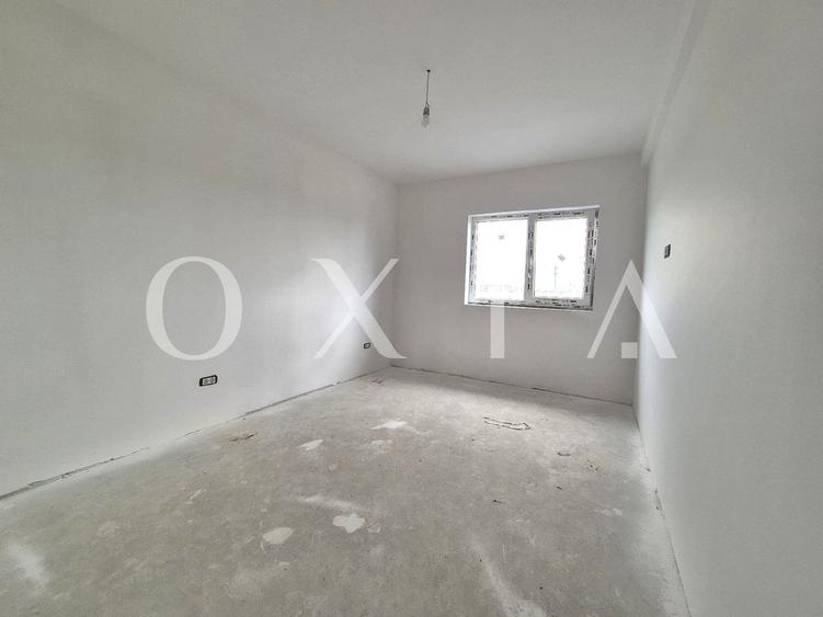 AX1046 Giroc, Zona Esso, 1/2 Duplex Cu 5 Camere