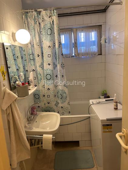 De vanzare apartament cu 4 camere, zona Favorit - 10