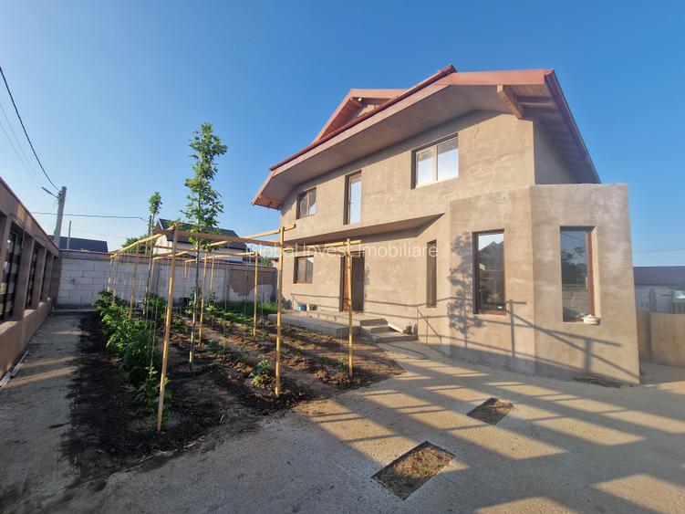 Casa P+M cu placa turnata, 5camere constructie deosebita -178.000euro - 2