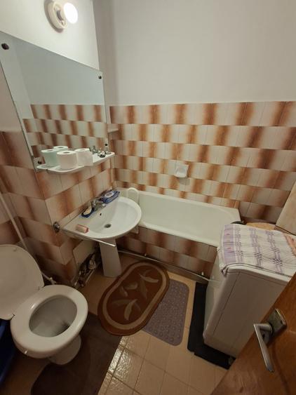 Apartament cu 3 camere decomandat, etajul  5/8, zona Garii