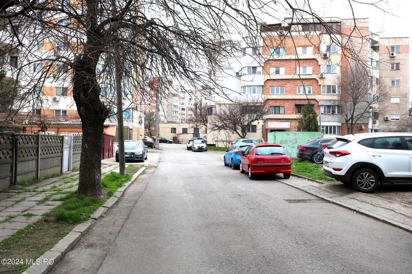 Gara - Spitalul CFR - Str. Scolii, casa din caramida, teren 380 mp!