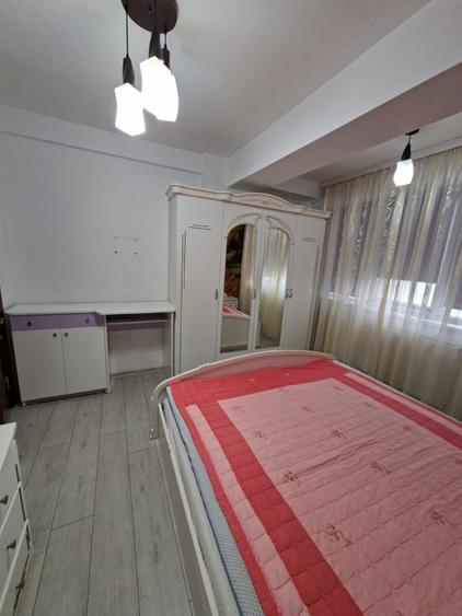 INCHIRIEZ APARTAMENT 2 CAMERE ZONA VIVO CONSTANTA
