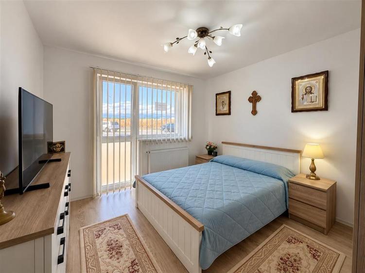 Apartament 2 camere balcon boxa parcare zona Turnisor