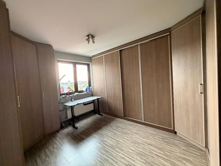 Inchiriere apartament 3 camere cu loc parcare si boxa