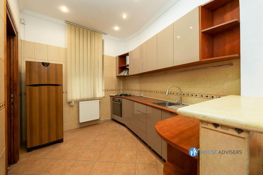 Inchiriere casa 5 camere Romana