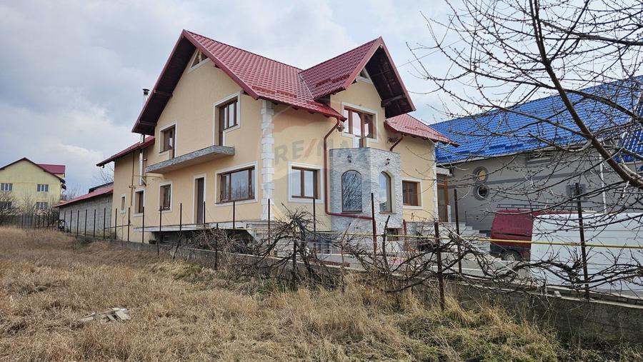 Casă / Vilă cu 6 camere, Sfantu Ilie, Suceava