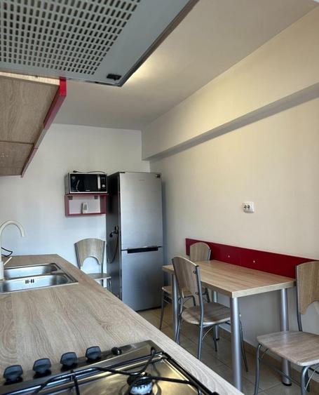 Apartament 4 camere Lux+Centrala de bloc langa metrou Piata Romana