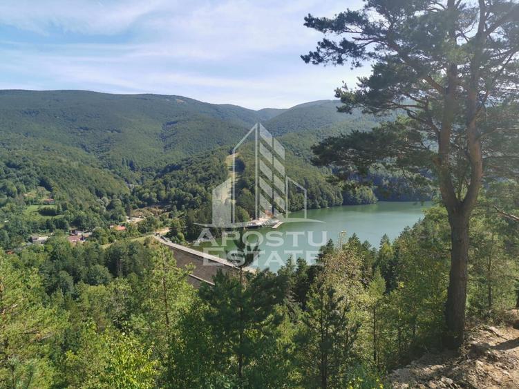 Teren intravilan, 2000mp, cu vedere panoramica spre lacul Valiug