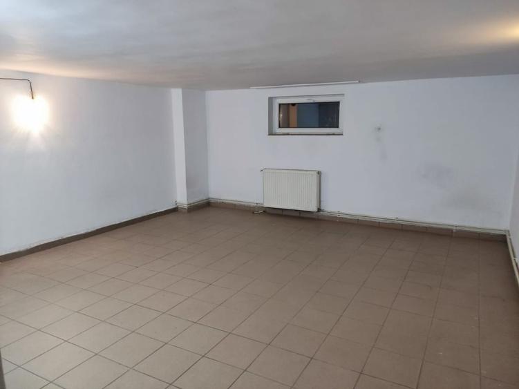 Demisol tehnic 130 mp - Birouri - Atelier - Parcari - Andrei Muresanu