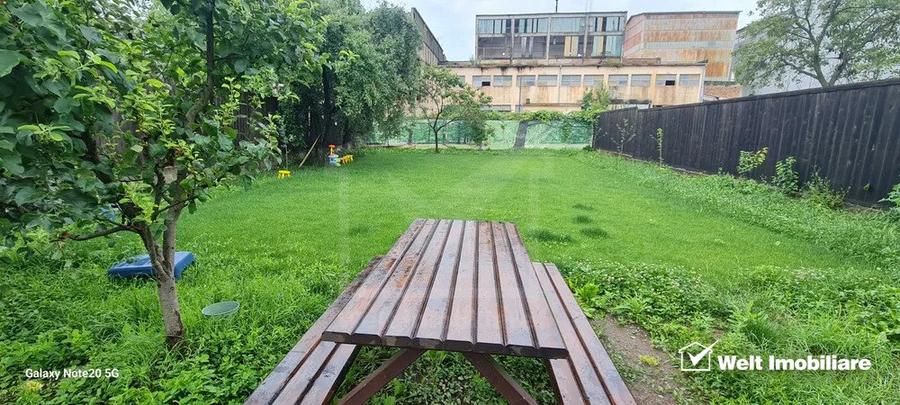 Casa 3 camere zona Sanex