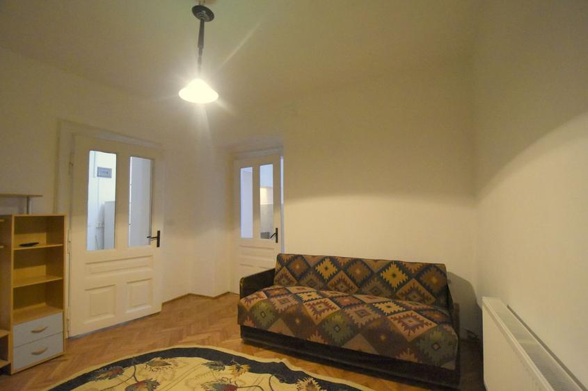 Apartament la casa de închiriat în zona Mehala