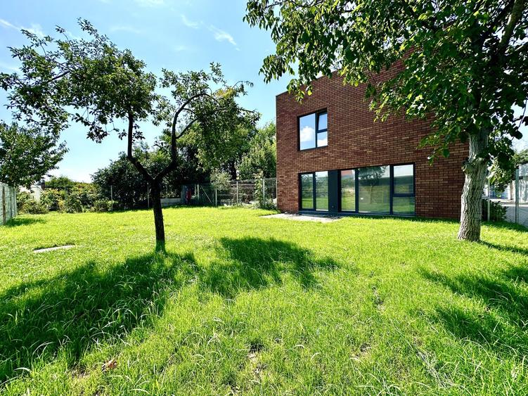 Casa individuala - 149 mp util - terasa rooftop cu jacuzzi de 32 mp