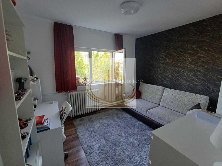 Vand apartament 3 camere doua bai, doua balcoane