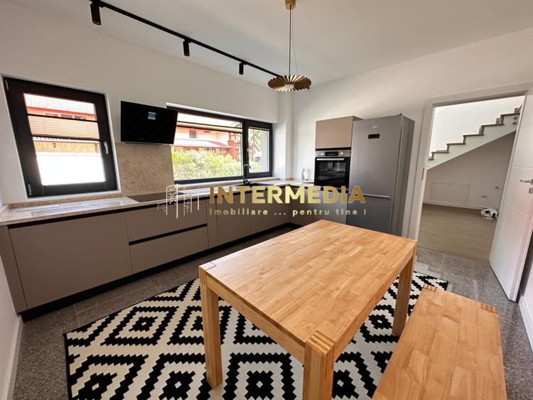 Casa NOUA P+1 cu 3 camere 2 Bai Parcare Ultracentral Mobilata Utilata modern