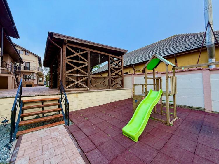 Pensiune turistica de vanzare in Corbu vedere lac afacere la cheie