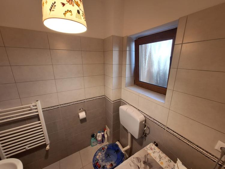 Casă de vânzare, P+1, 3 camere, 2 băi, 110mp, Zona Micești