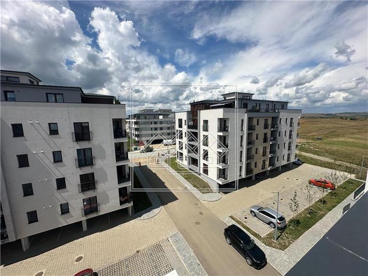 Apartament 2 camere, balcon, parcare, bloc nou, zona buna