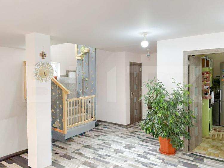 Casă individuală, finisată, 4 camere, 407 mp teren, Jucu
