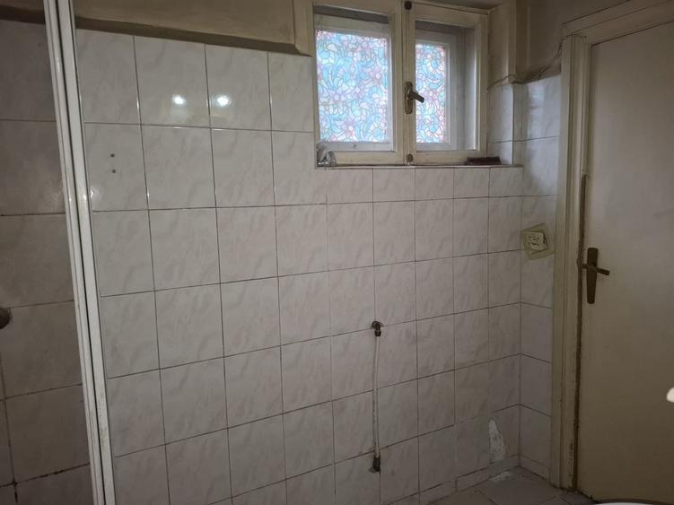 URGENT!, TEREN IN PROPRIETAE, RENOVATA IN 1996, NEGOCIABIL